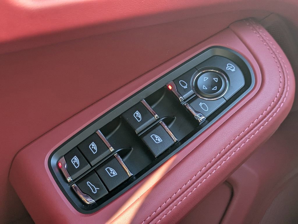 Used 2025 Porsche Macan GTS AWD/4WD image 23