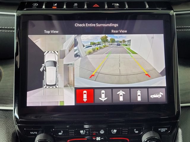 Used 2023 Jeep Grand Cherokee L Limited w/ Luxury Tech Group II AWD/4WD image 11