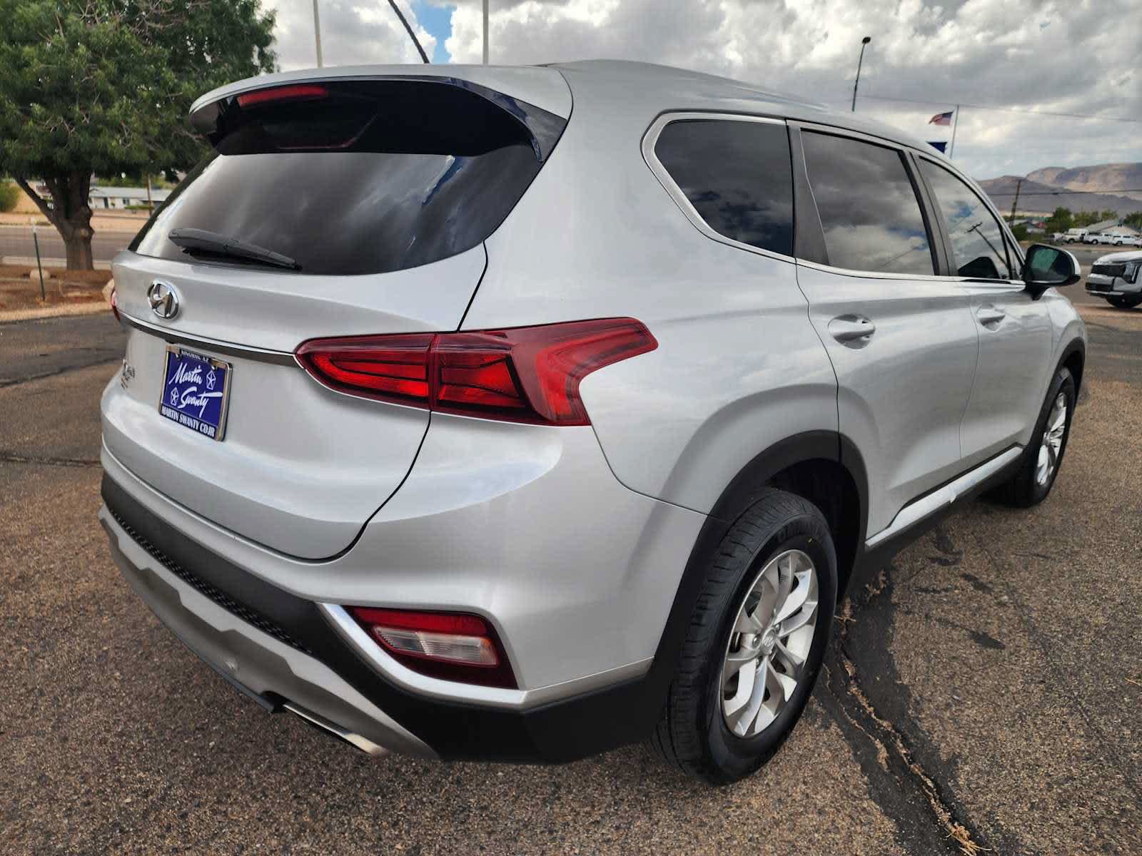 Used 2019 Hyundai Santa Fe SE FWD image 5