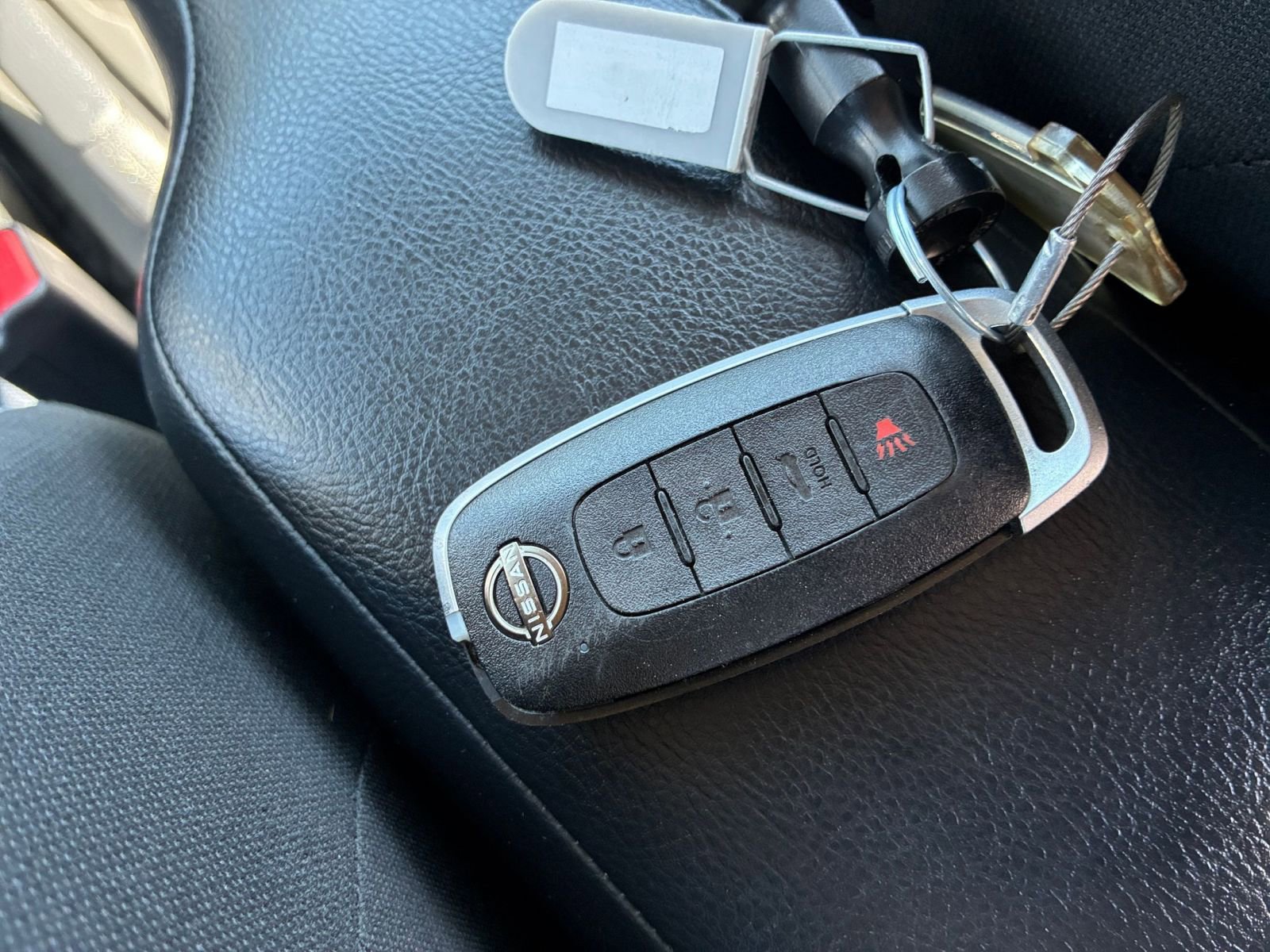 Used 2025 Nissan Versa SV w/ Trunk Package image 21