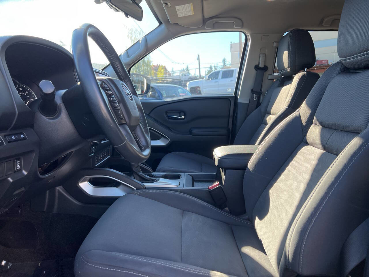Used 2023 Nissan Frontier SV w/ Technology Package image 32