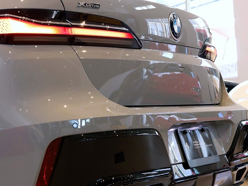Used 2024 BMW 760i xDrive w/ Premium Package 2 image 30