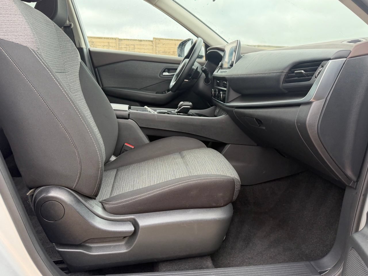 Used 2023 Nissan Rogue SV FWD image 36