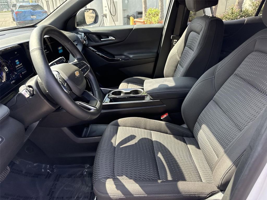 Used 2025 Chevrolet Equinox LT image 17