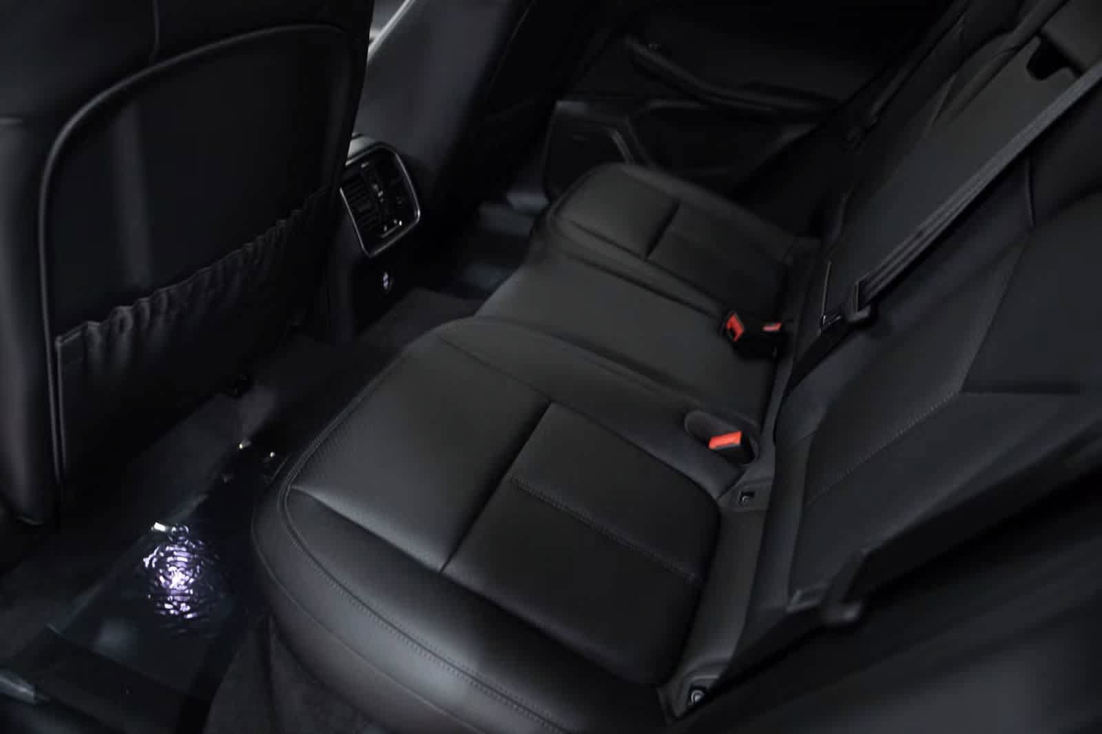Certified 2026 Porsche Macan image 37