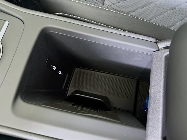 New 2026 Volkswagen Tiguan SE FWD image 38