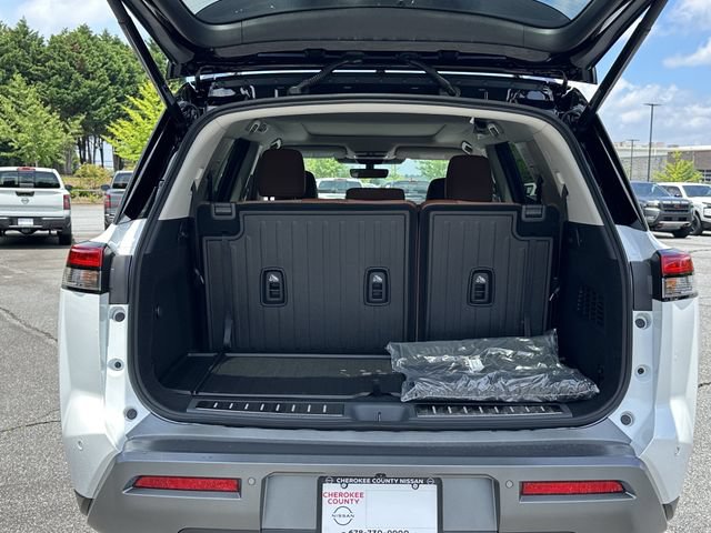 New 2026 Nissan Pathfinder Platinum AWD/4WD image 14