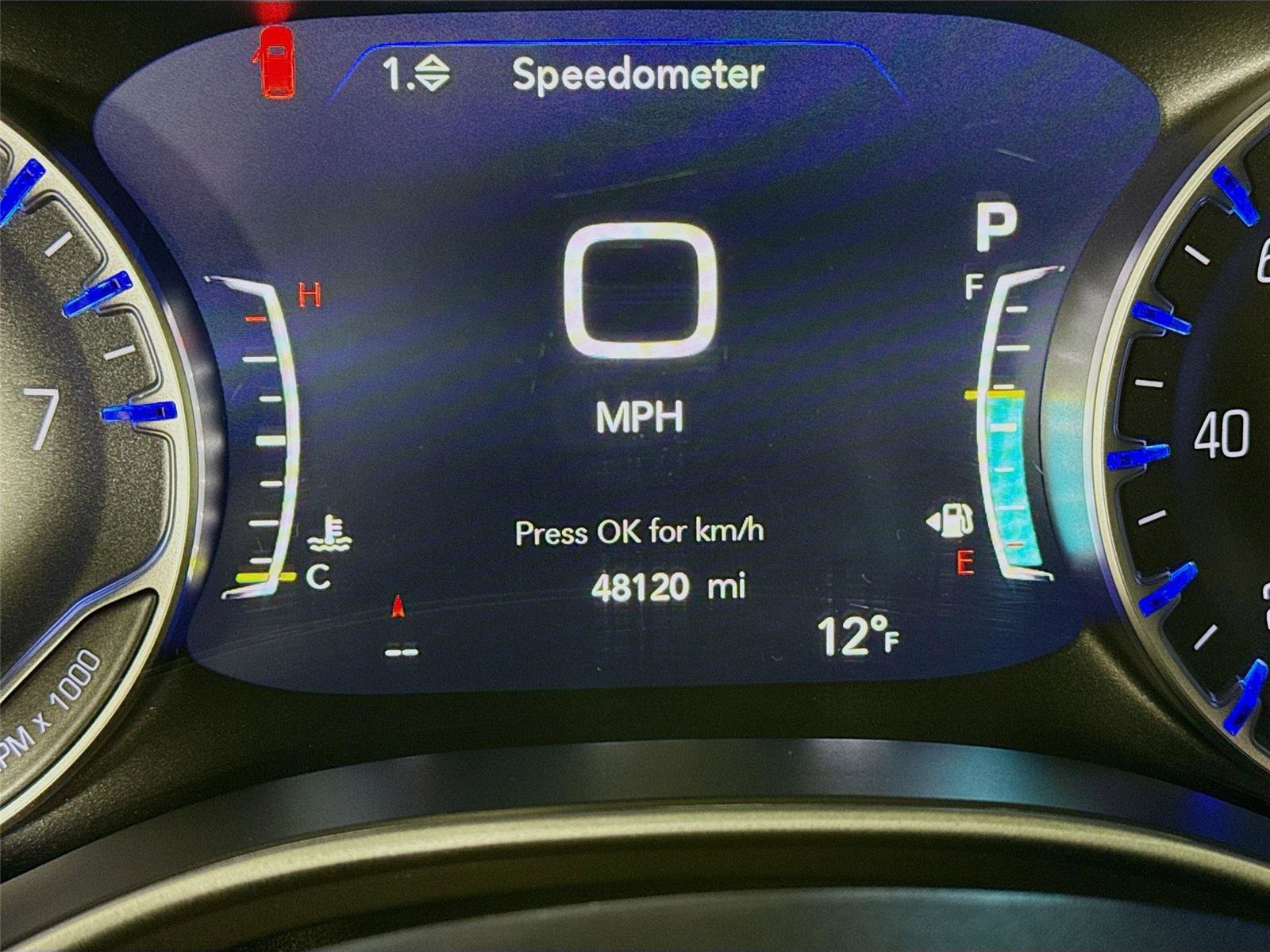 Used 2025 Chrysler Pacifica Select image 19