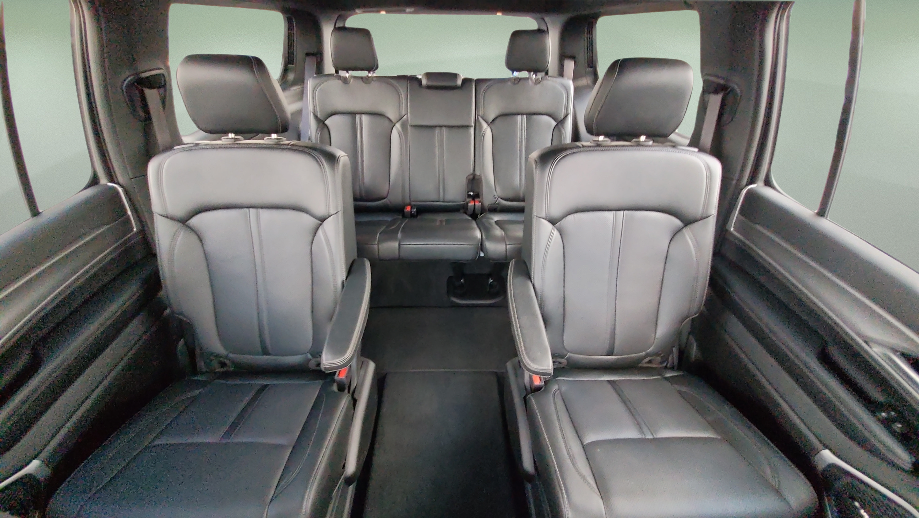 Used 2026 Jeep Grand Wagoneer Limited AWD/4WD image 19