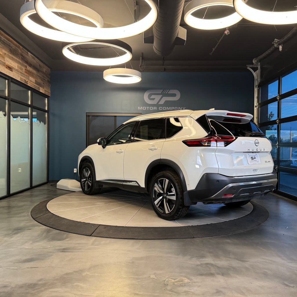 Used 2023 Nissan Rogue SL w/ SL Premium Package AWD/4WD image 5