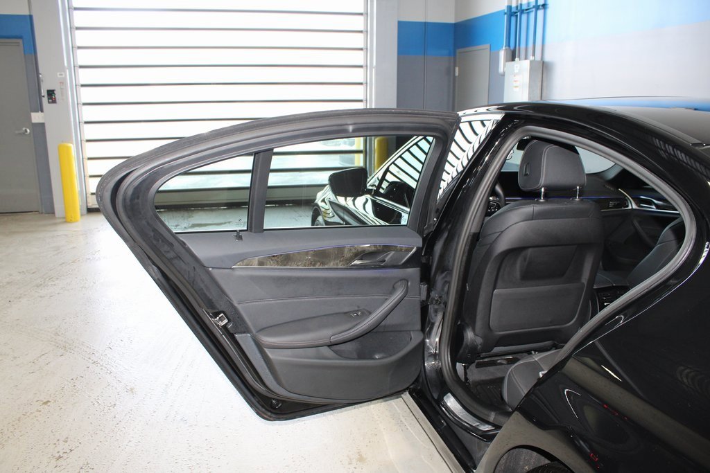 Used 2023 BMW 530i xDrive w/ Convenience Package image 19