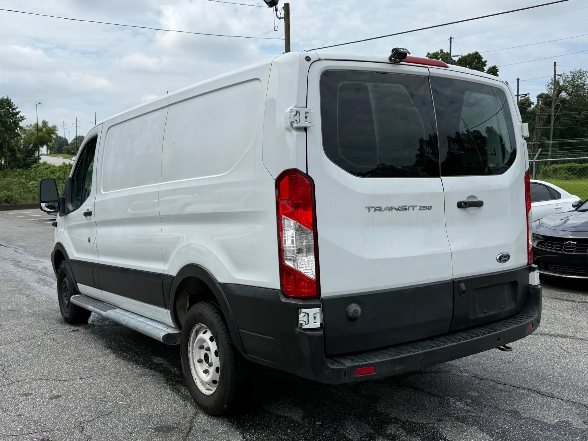 Used 2019 Ford Transit 250 130 Low Roof w/ Exterior Upgrade Package RWD image 5