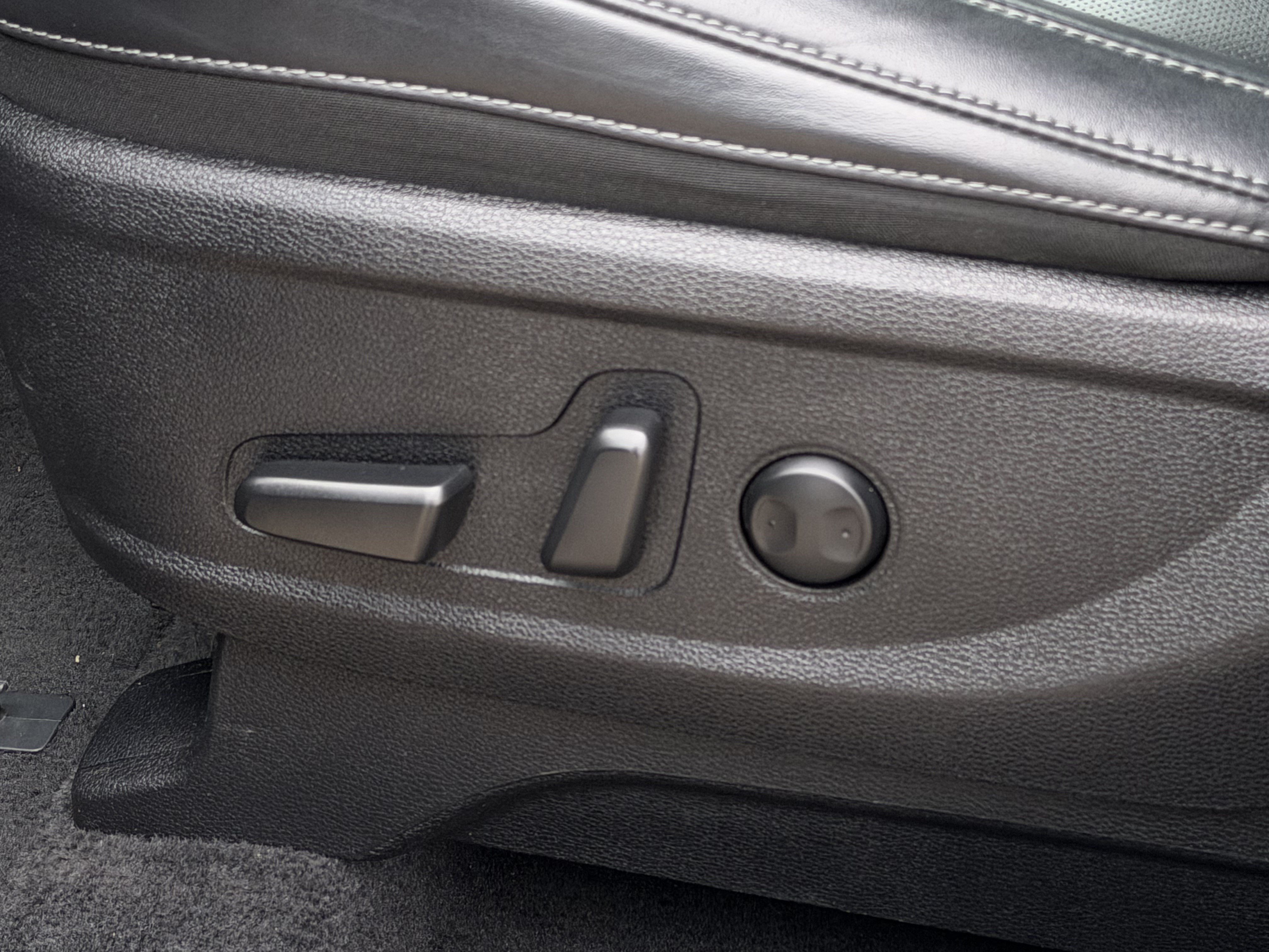 Used 2025 Kia Telluride S FWD image 18