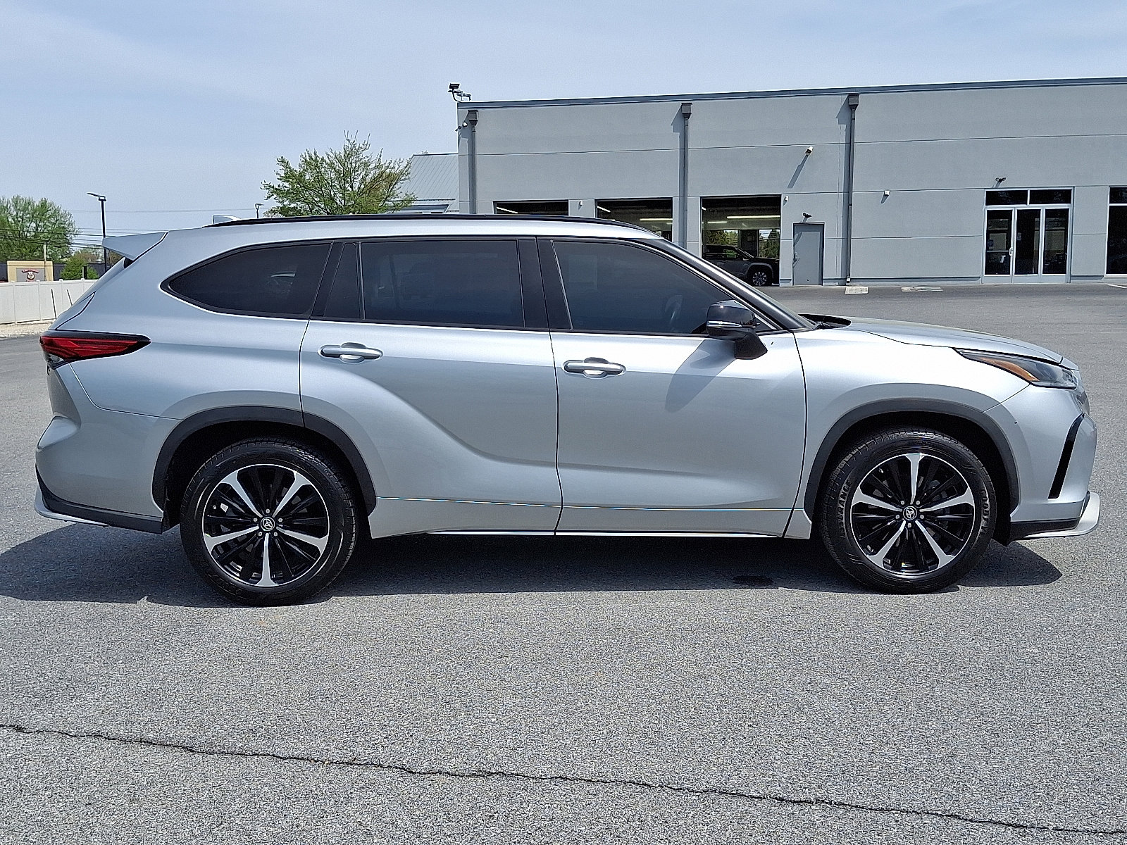 Certified 2021 Toyota Highlander XSE image 8