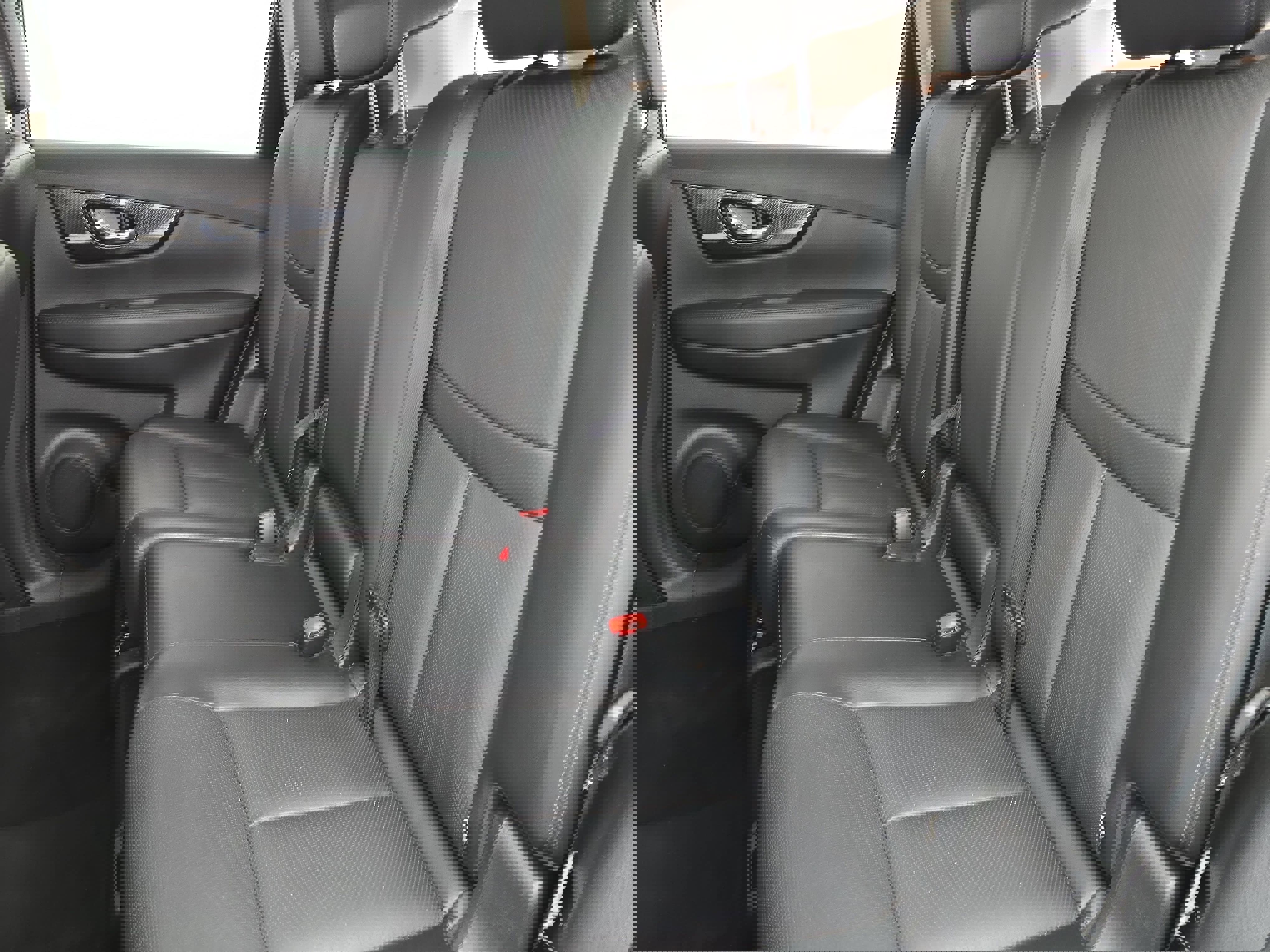 Used 2018 Nissan Rogue SL image 14