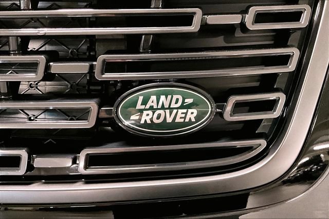 Certified 2026 Land Rover Range Rover Velar Dynamic SE AWD/4WD image 32