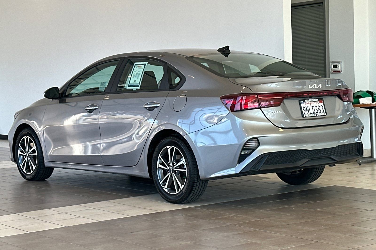 Used 2023 Kia Forte LXS image 6