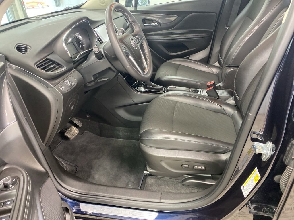 Used 2021 Buick Encore Preferred AWD/4WD image 24