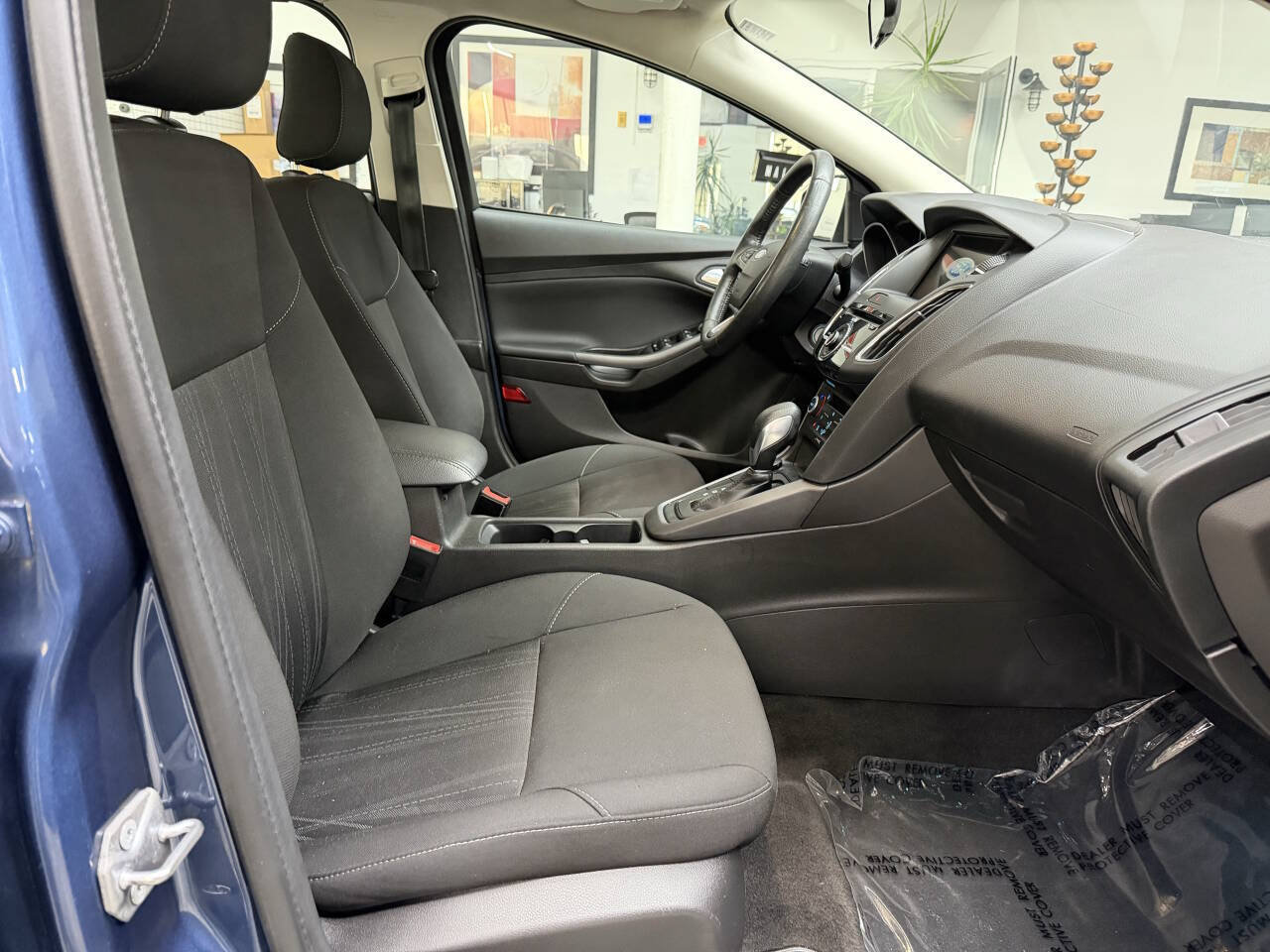 Used 2018 Ford Focus SEL w/ Cold Weather Package FWD image 17