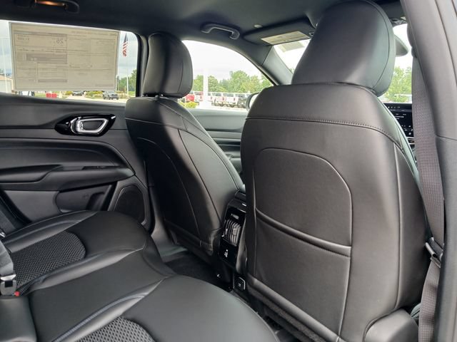 New 2026 Jeep Compass Latitude AWD/4WD image 18