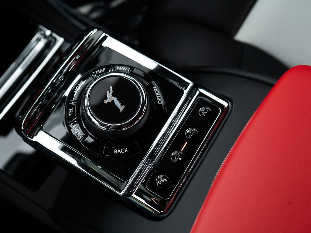 Certified 2026 Rolls-Royce Phantom Sedan w/ Leather Finishing Pack RWD image 39