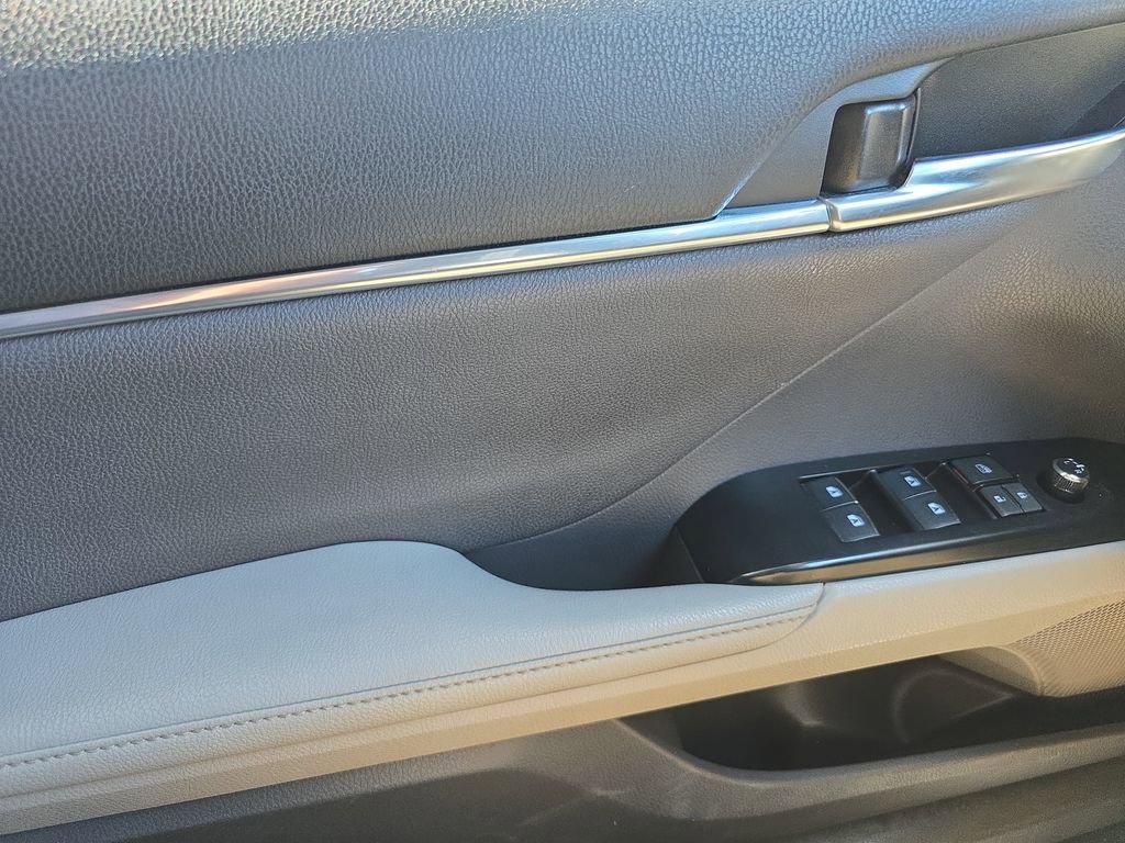Used 2019 Toyota Camry XLE w/ Navigation Package image 23