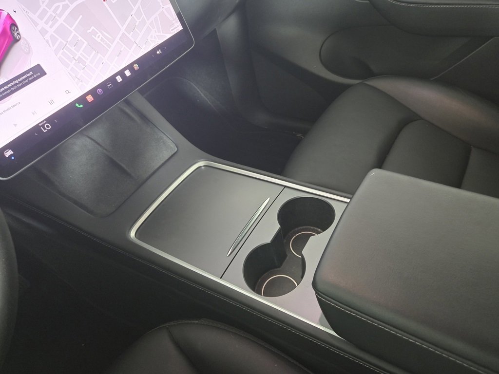 Used 2022 Tesla Model Y Long Range image 23