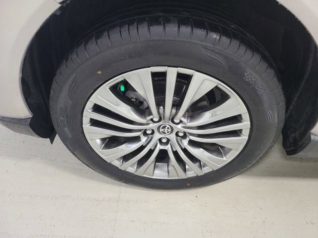 Certified 2022 Toyota Venza Limited AWD/4WD image 37