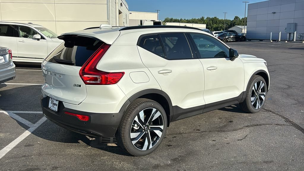 New 2026 Volvo XC40 B5 Ultra w/ Protection Package Premier AWD/4WD image 30