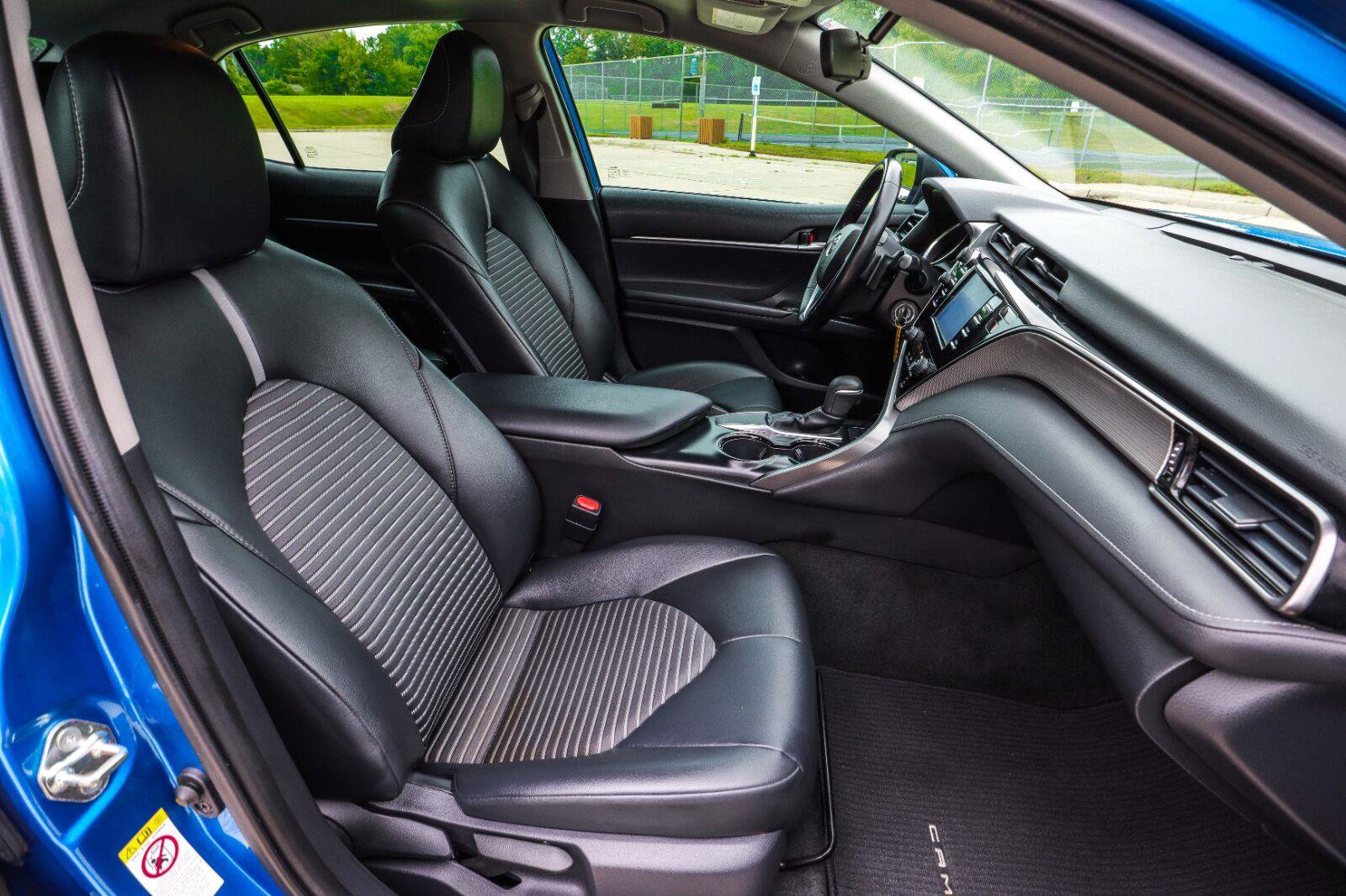 Used 2019 Toyota Camry SE FWD image 36
