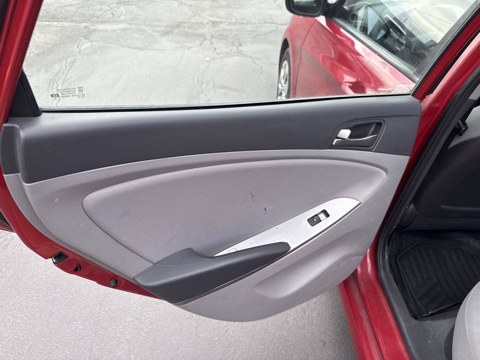 Used 2017 Hyundai Accent SE FWD image 10