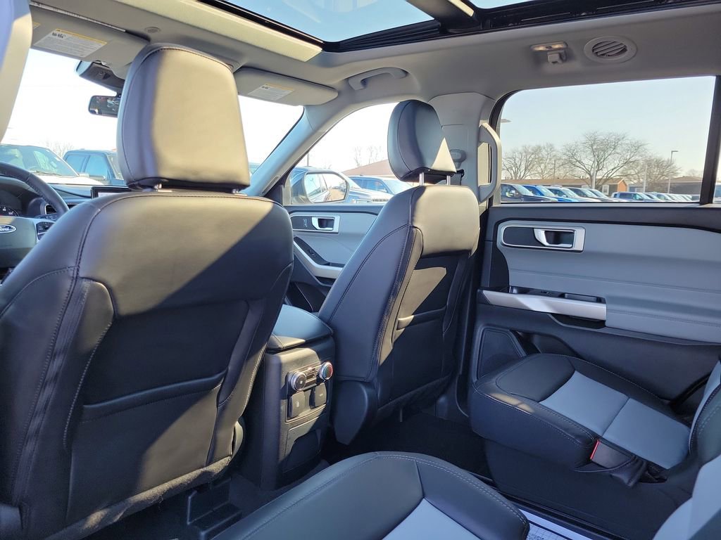 Certified 2023 Ford Explorer XLT w/ Equipment Group 202A image 15