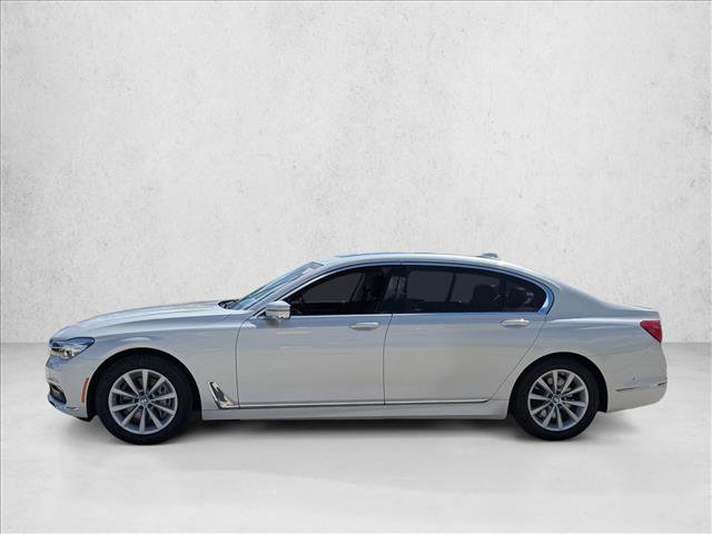 Used 2018 BMW 740i xDrive image 9