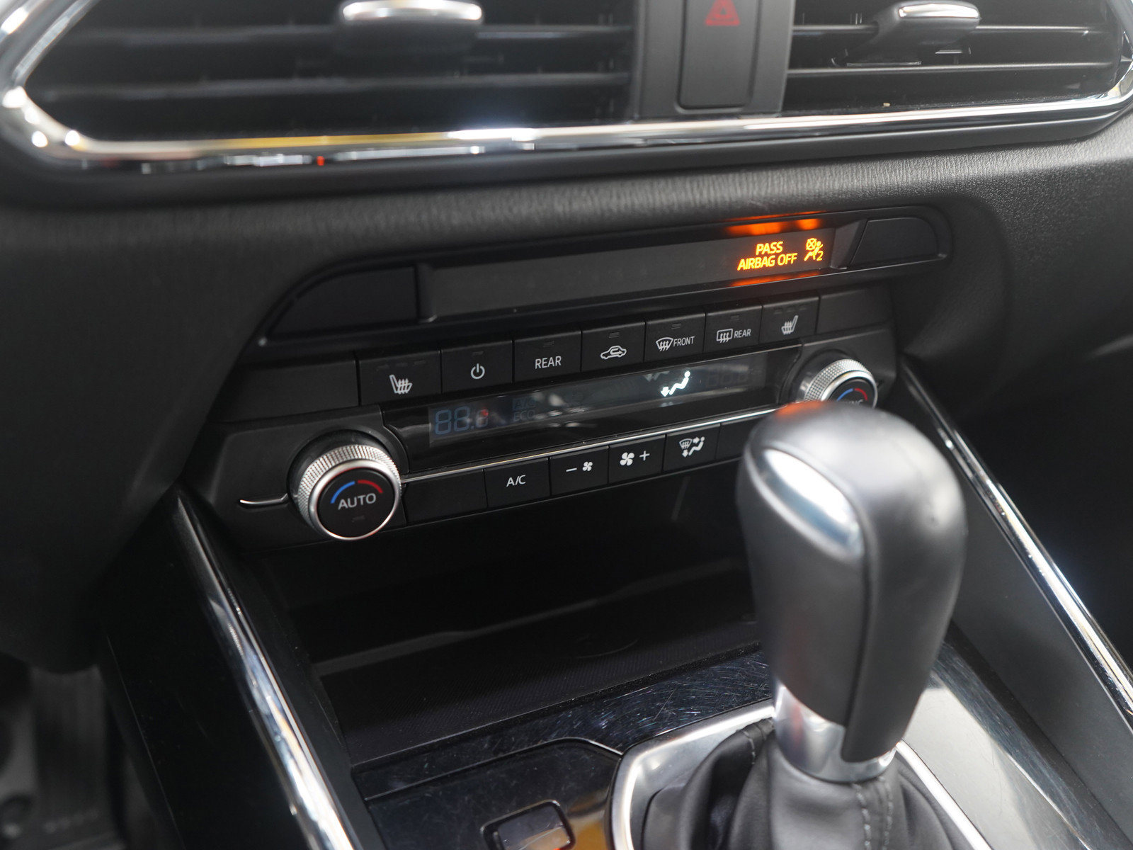 Used 2023 MAZDA CX-9 Touring image 17