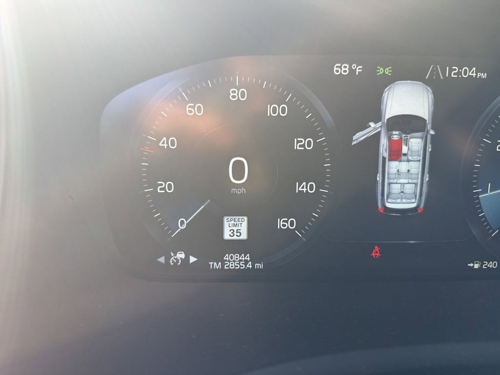 Used 2019 Volvo XC90 T6 Momentum w/ Advanced Package image 14