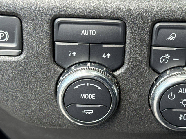 Used 2025 GMC Sierra 1500 SLT AWD/4WD image 30