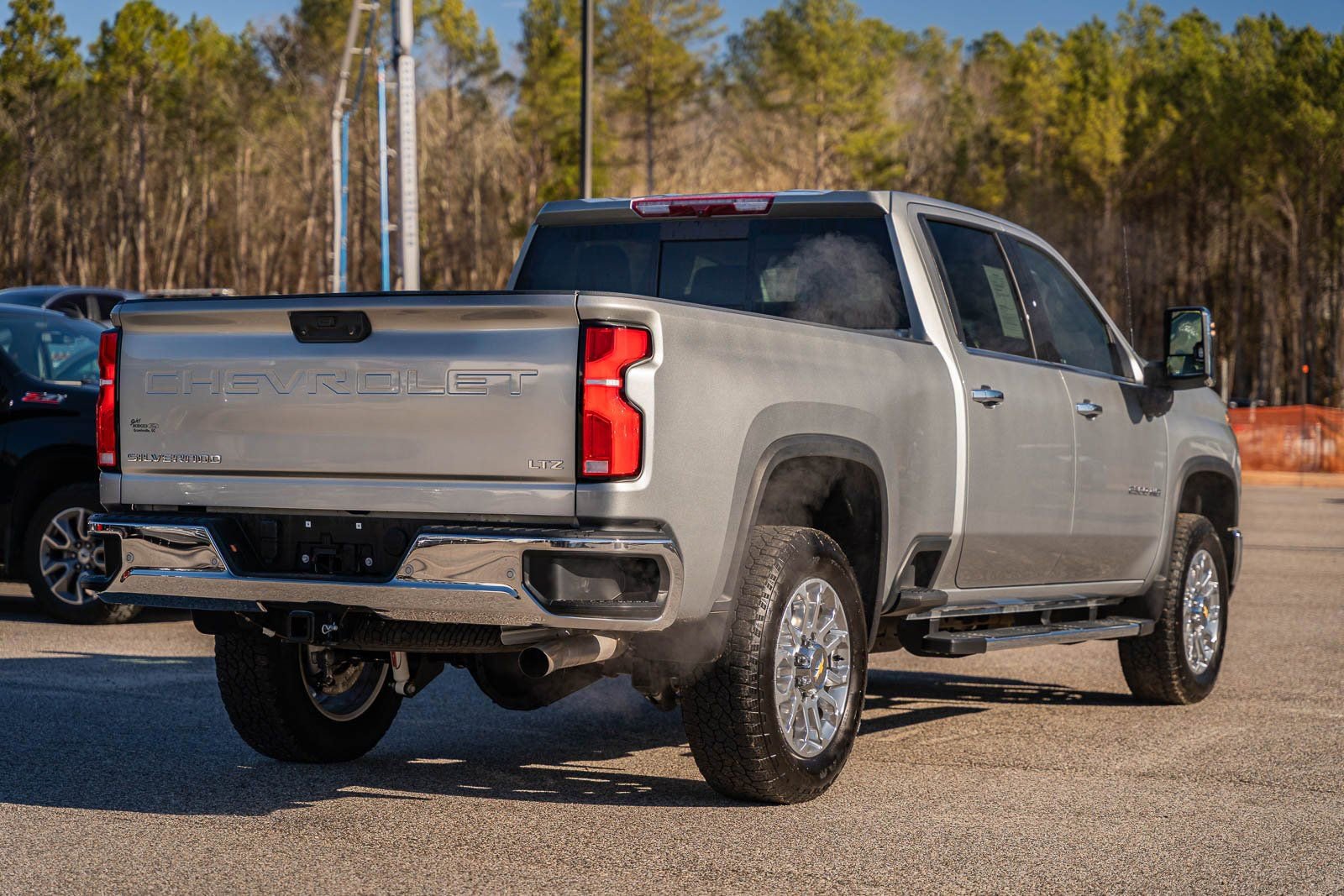 Used 2024 Chevrolet Silverado 2500 LTZ w/ LTZ Plus Package image 8