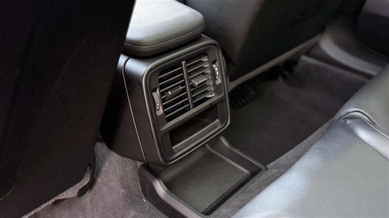 Used 2022 Porsche Taycan image 23