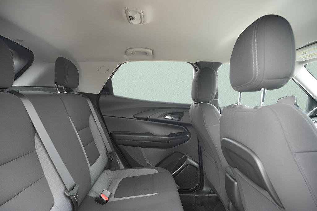 Used 2023 Chevrolet TrailBlazer LT FWD image 14