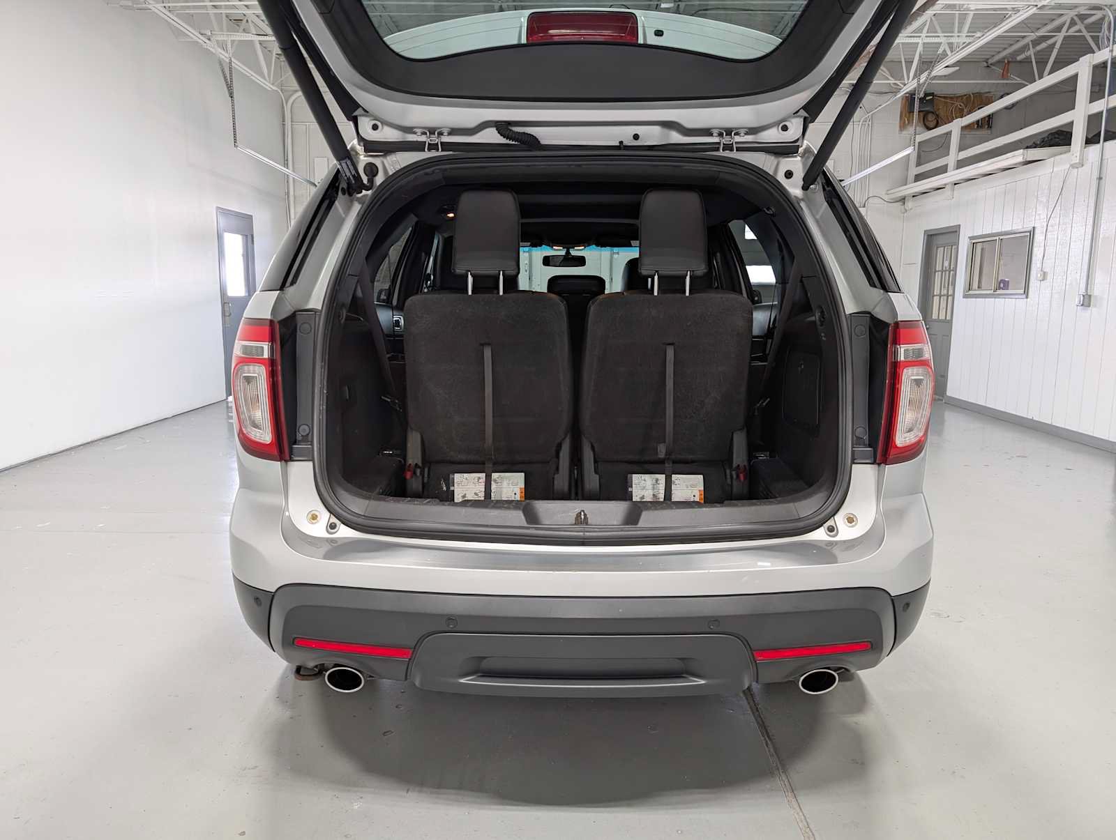Used 2015 Ford Explorer XLT w/ Equipment Group 202B AWD/4WD image 37