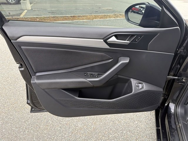 Used 2021 Volkswagen Jetta SE image 23