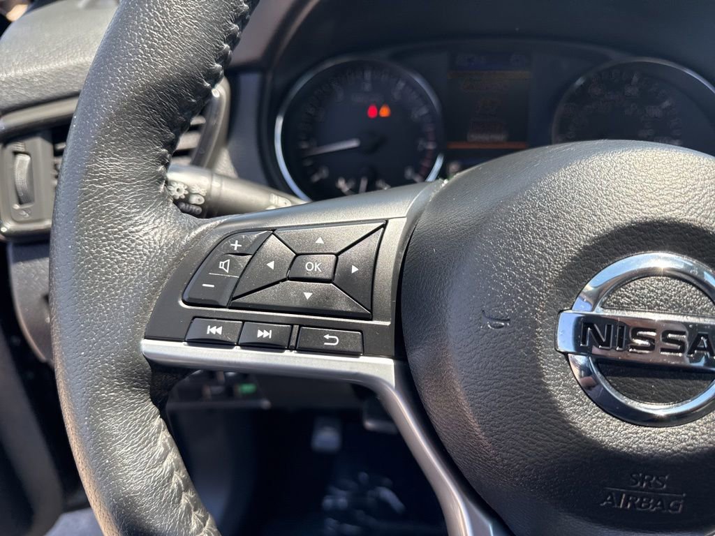 Used 2020 Nissan Rogue SV image 17