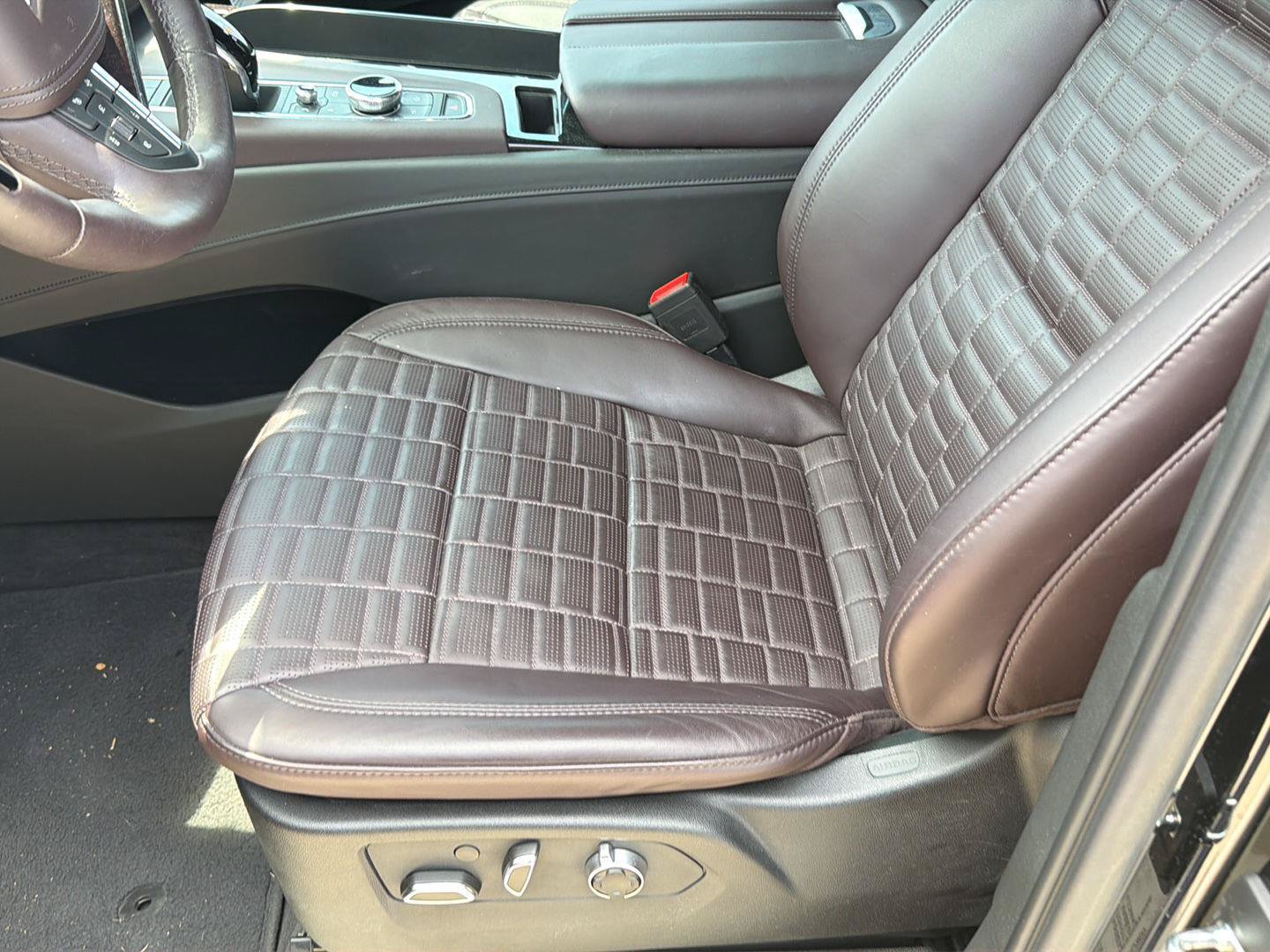 Certified 2023 Cadillac Escalade ESV Sport Platinum AWD/4WD image 9