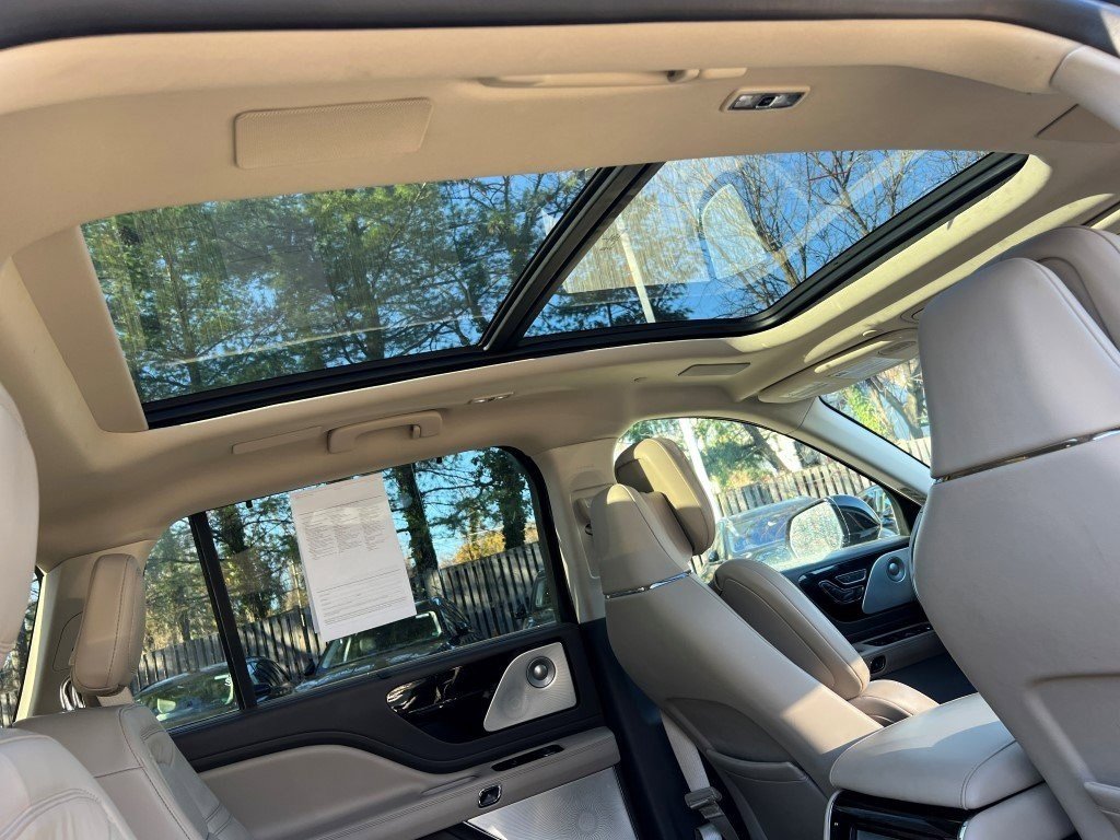 Used 2021 Lincoln Aviator Reserve w/ Equipment Group 202A image 14