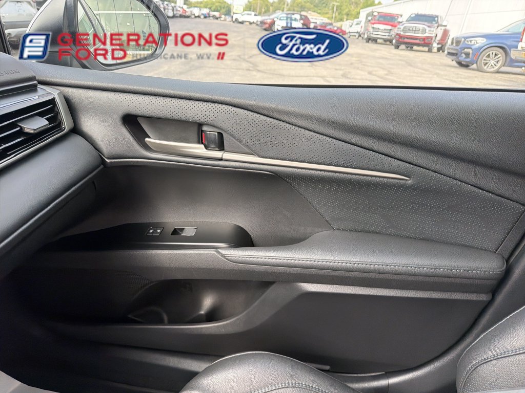 Used 2025 Toyota Camry XSE FWD image 27