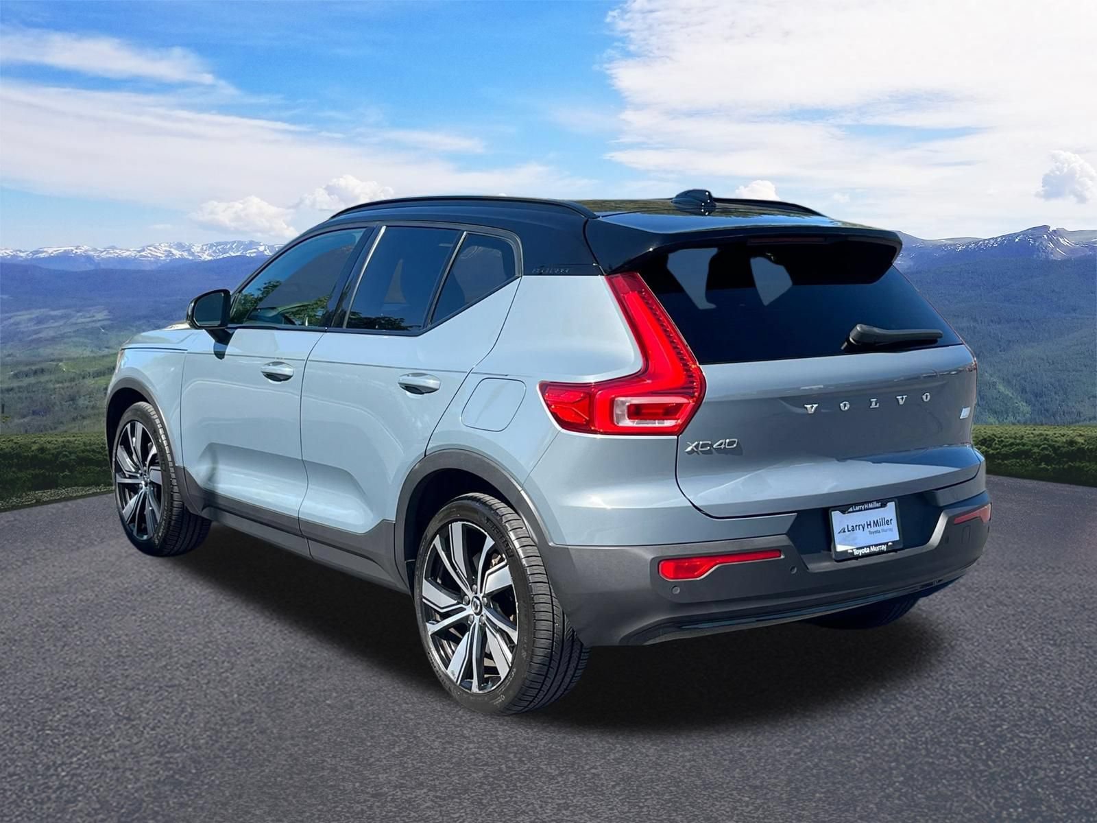 Used 2021 Volvo XC40 P8 Recharge w/ Advanced Package AWD/4WD image 3
