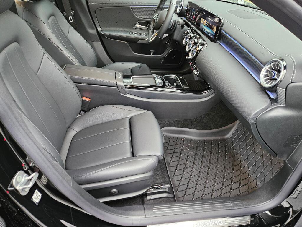Used 2024 Mercedes-Benz CLA 250 4MATIC image 9
