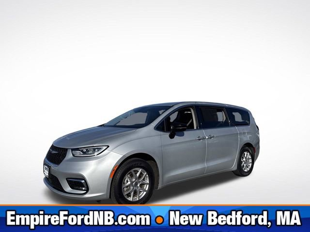 Used 2024 Chrysler Pacifica Touring-L image 1