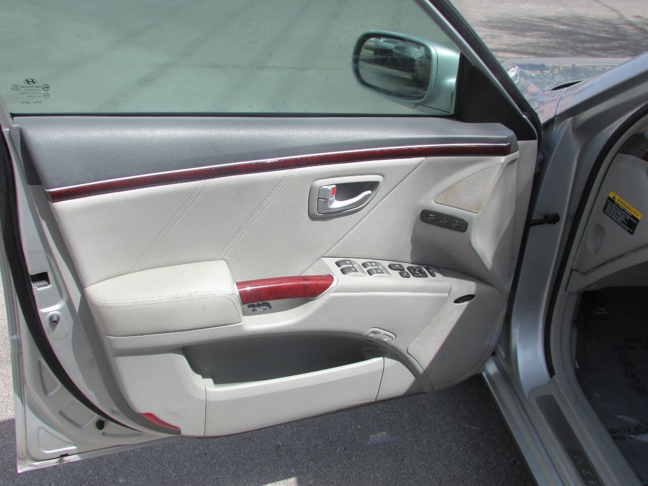 Used 2006 Hyundai Azera Limited image 11