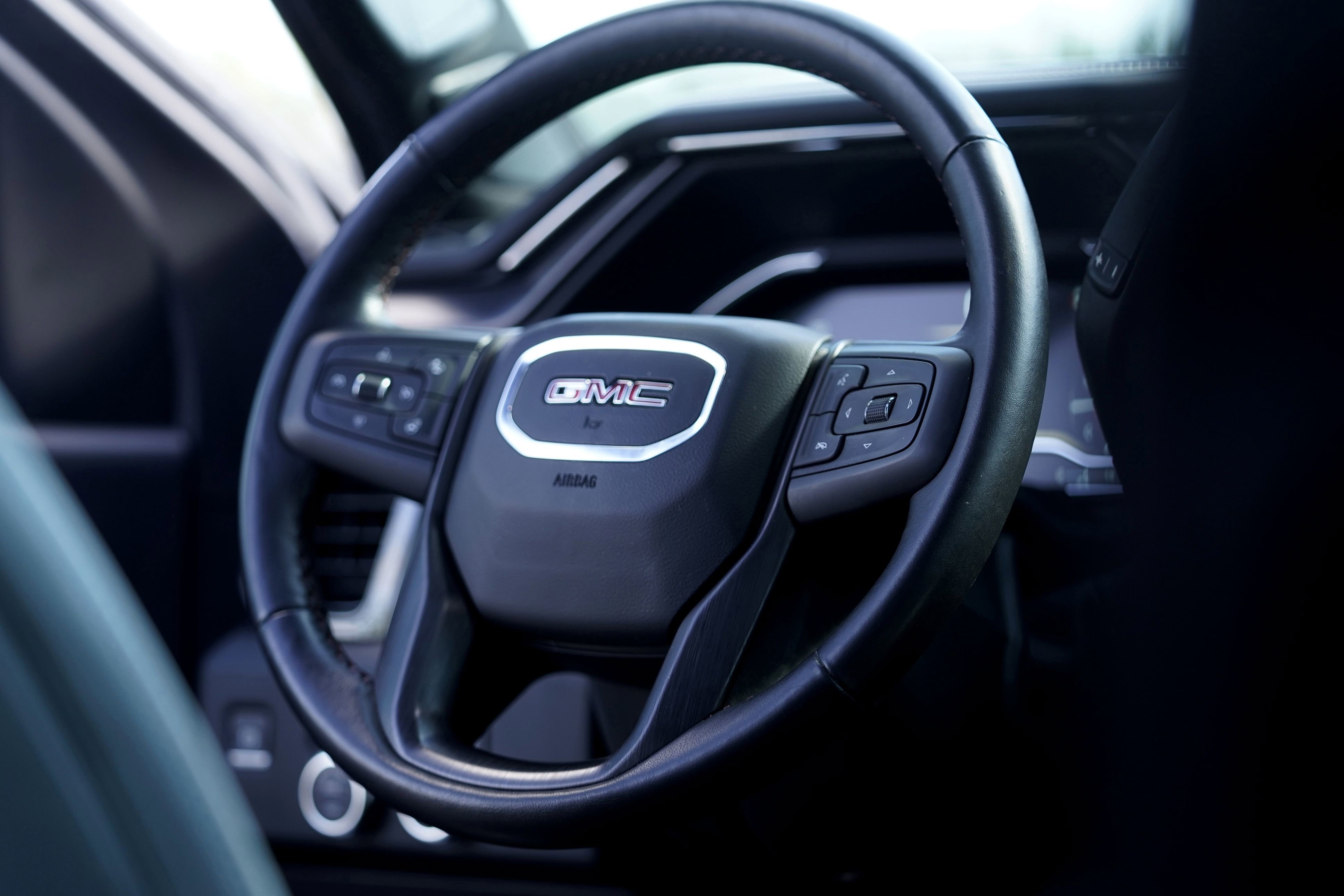 Used 2024 GMC Sierra 2500 AT4X w/ AT4X AEV Edition AWD/4WD image 17